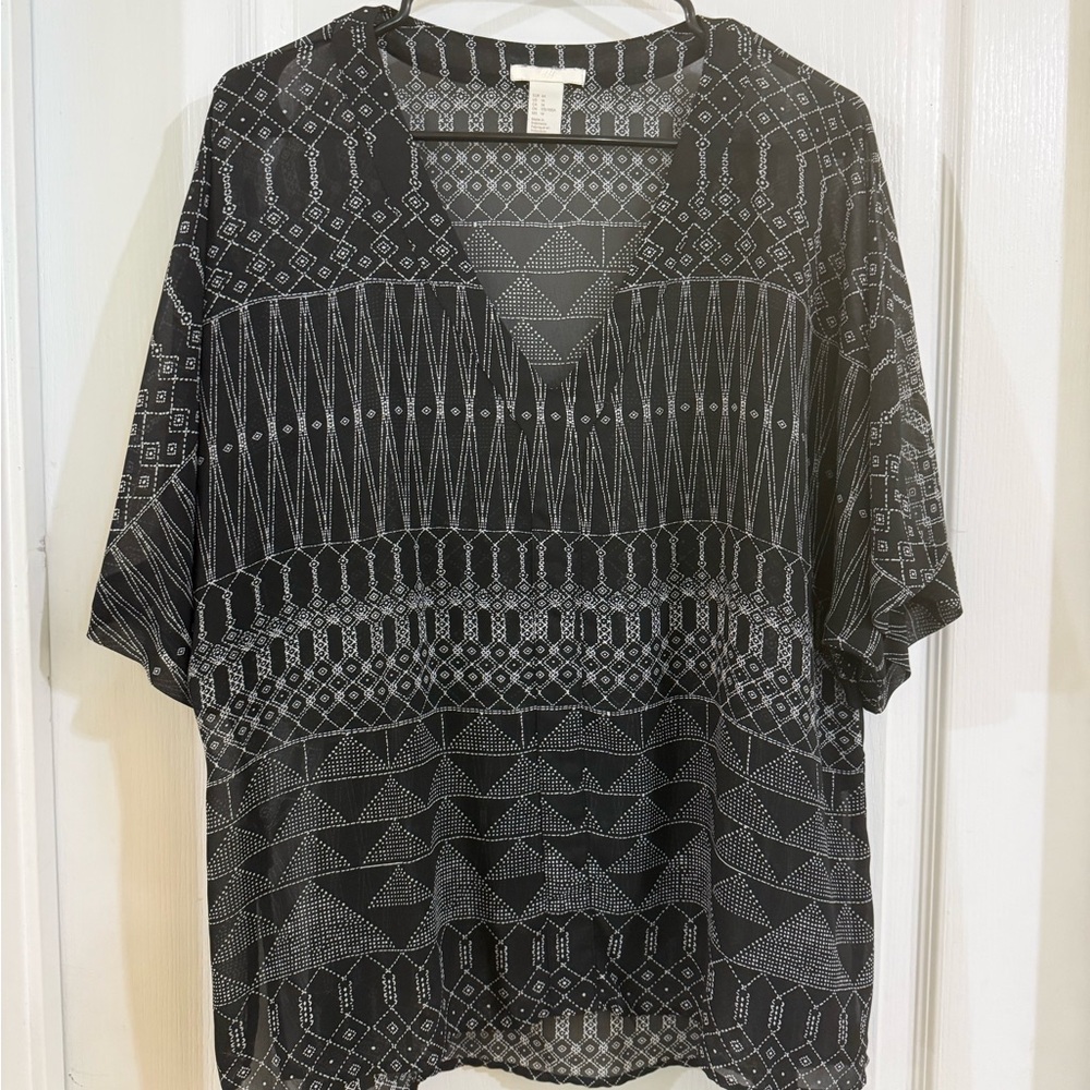 H&M Sheer v-neck short-sleeved top, size 14